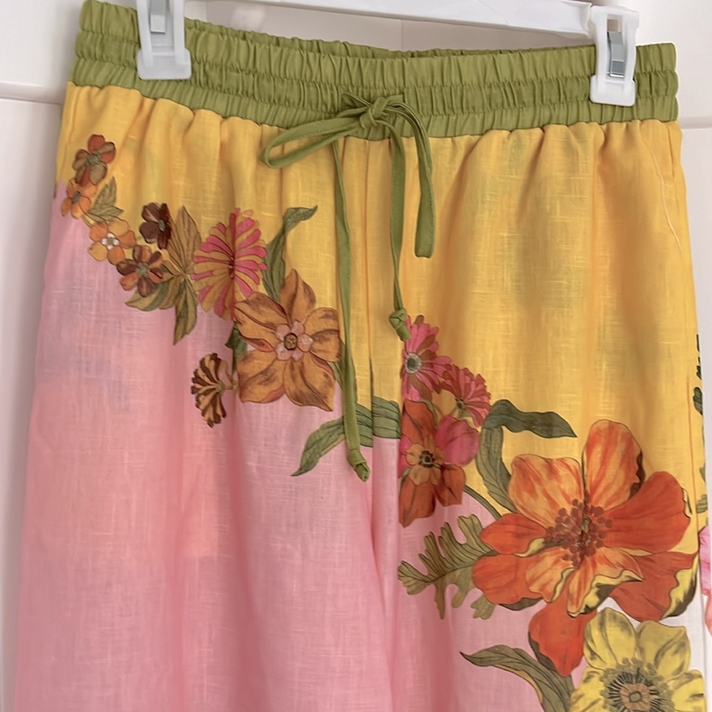 Women’s NWT Colorful Floral Wide Leg Drawstring Pants and Matching Top - Picture 2 of 15